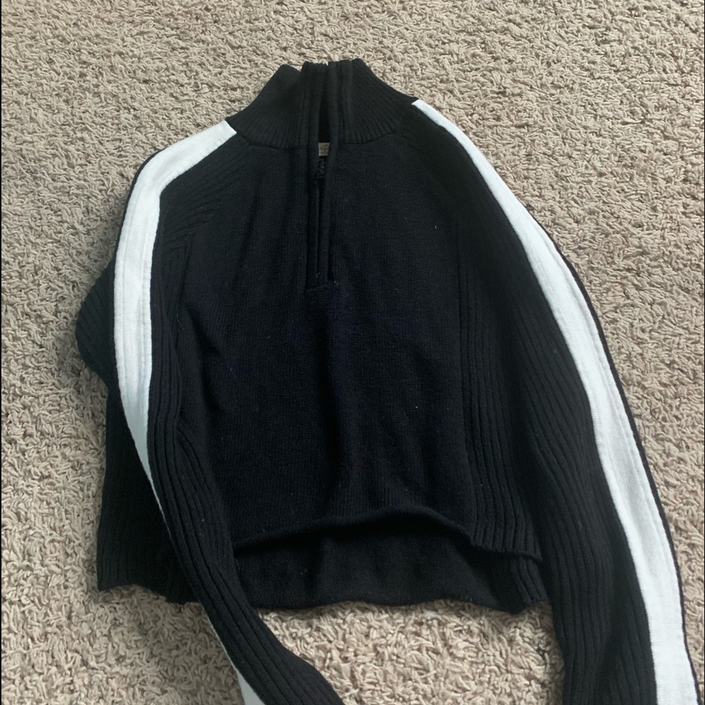 Brandy Melville half zip sweater
